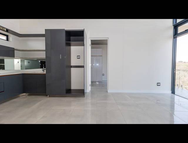 2 BEDROOM PROPERTY TO RENT IN HOUGHTON ESTATE